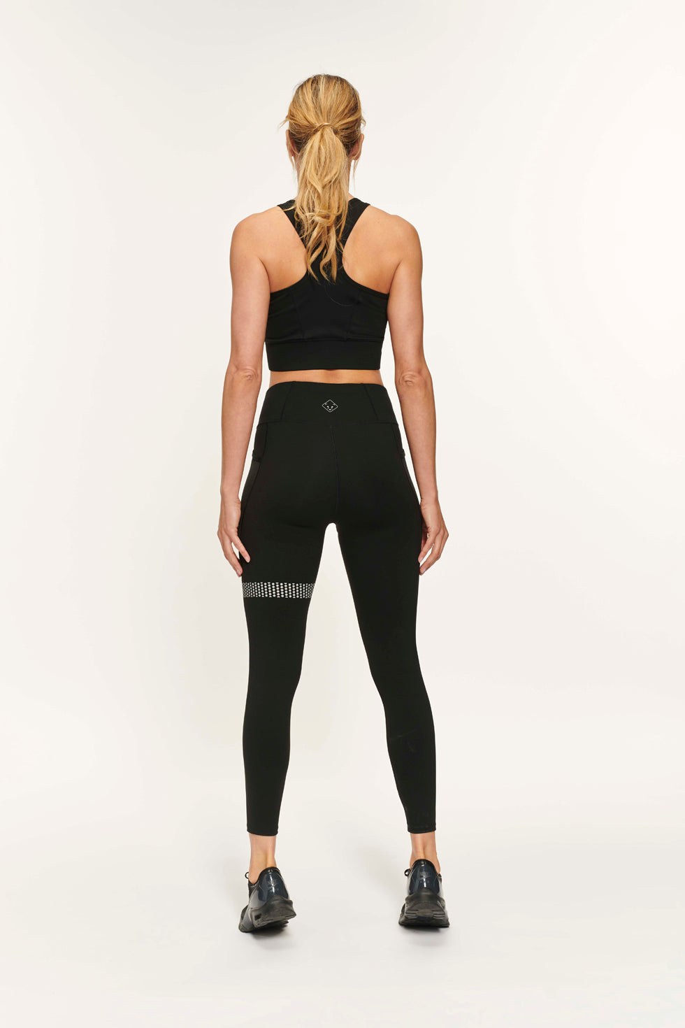 Active Panther – Schwarz – Cindy Solid Leggings mit hoher Tasche 